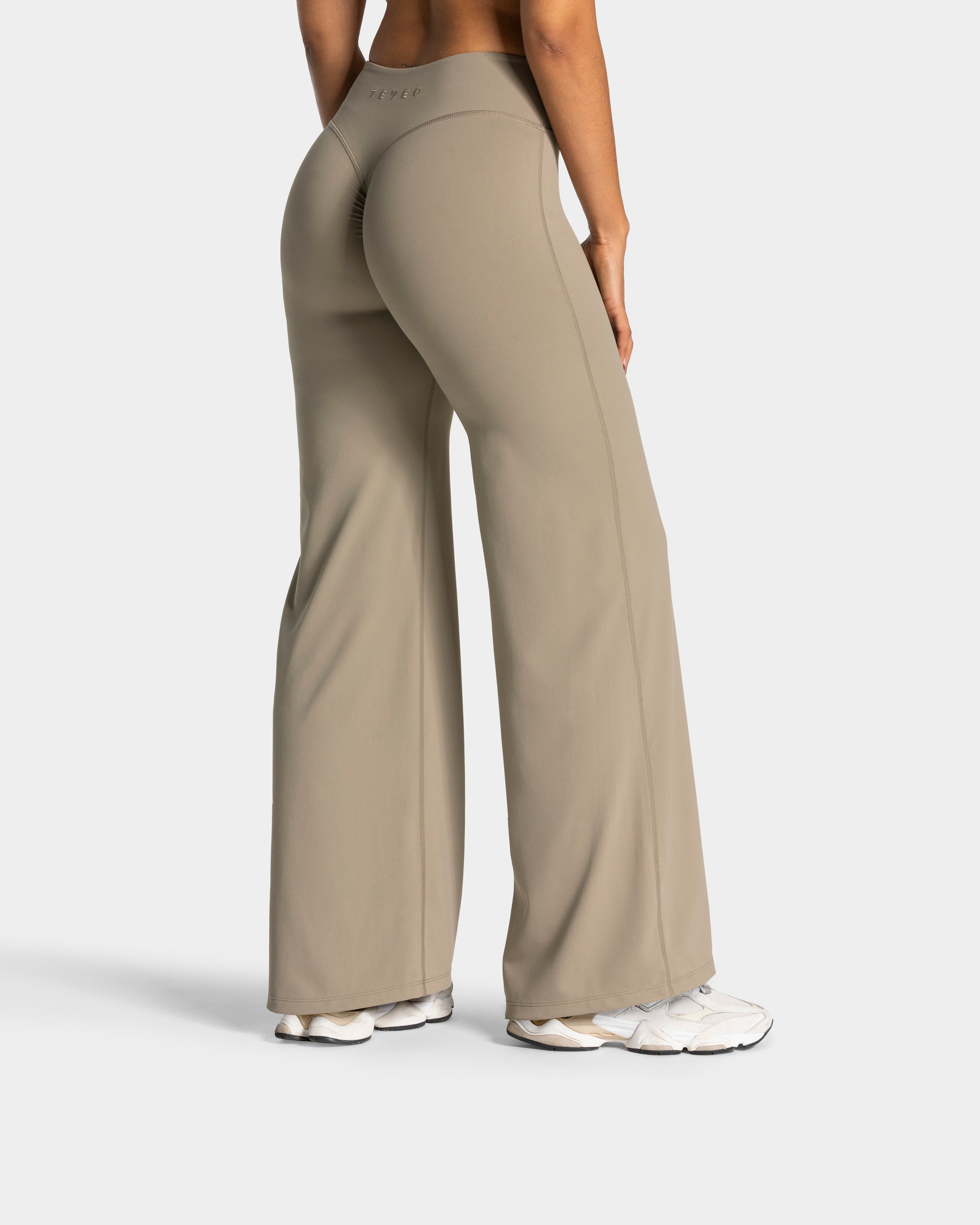 Charming Pro Scrunch Straight Leg Pants "Khaki"