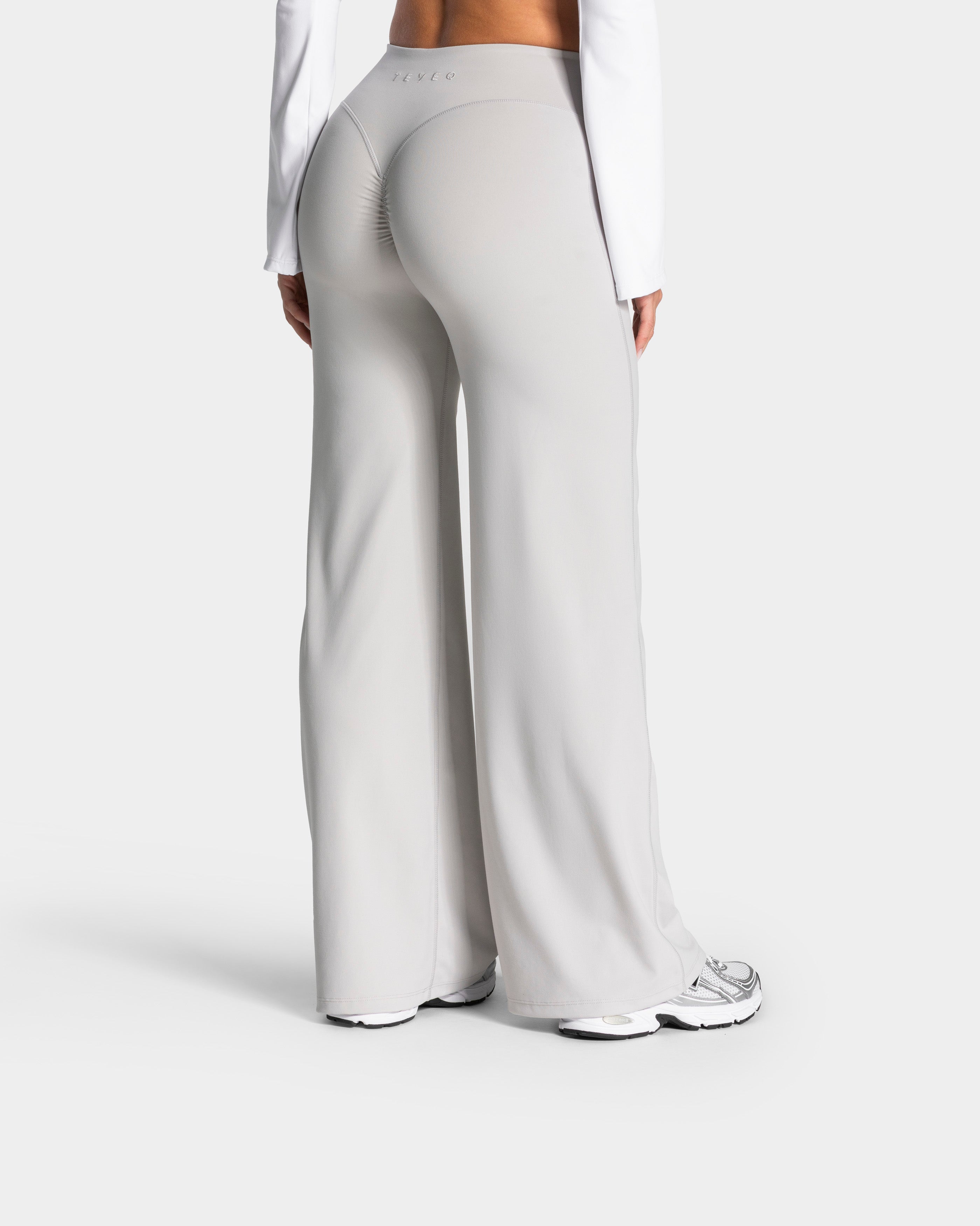 Charming Pro Scrunch Straight Leg Pants "Moon"