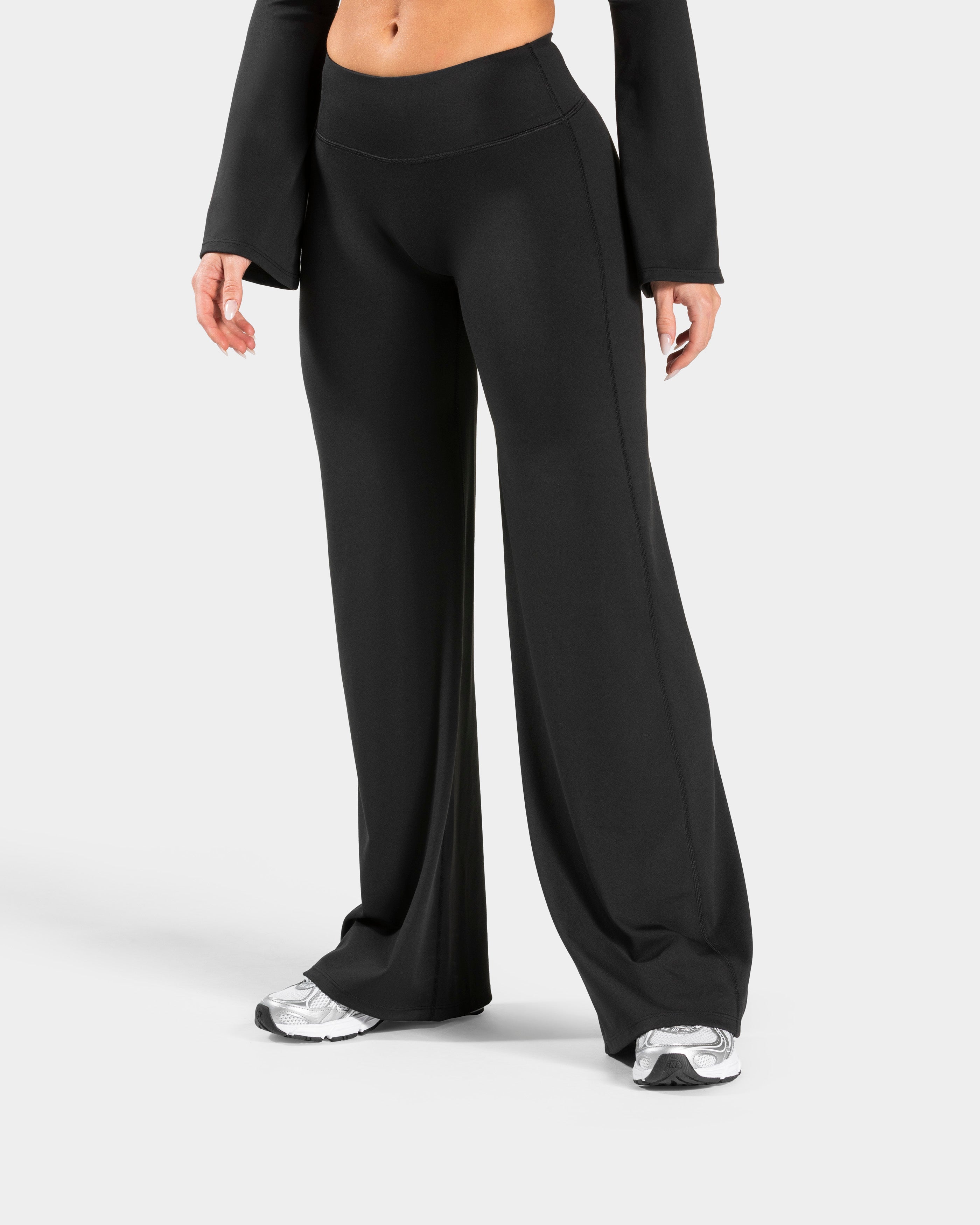 Charming Pro Scrunch Straight Leg Pants "Schwarz"