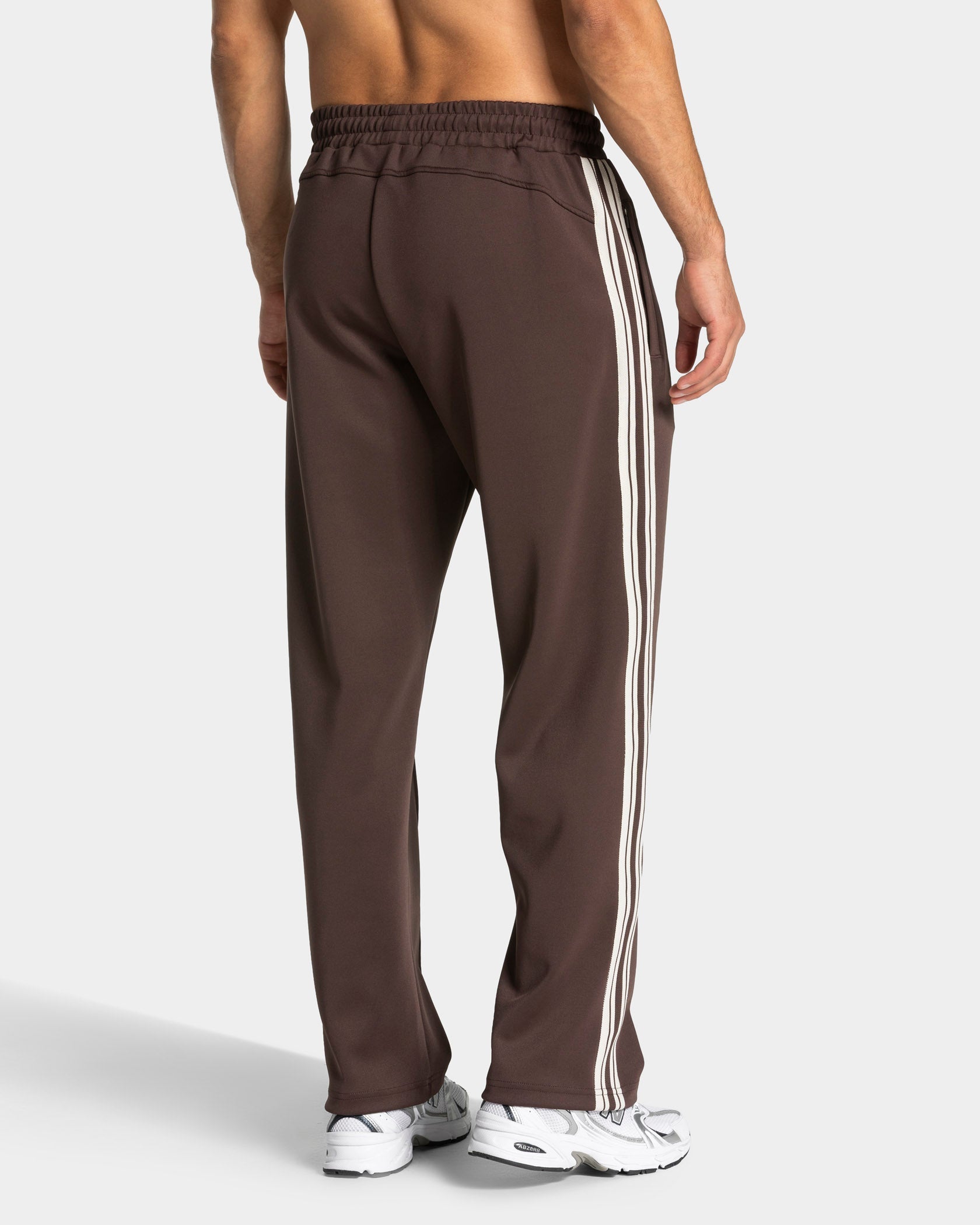 Club Straight Leg Jogger "Espresso"