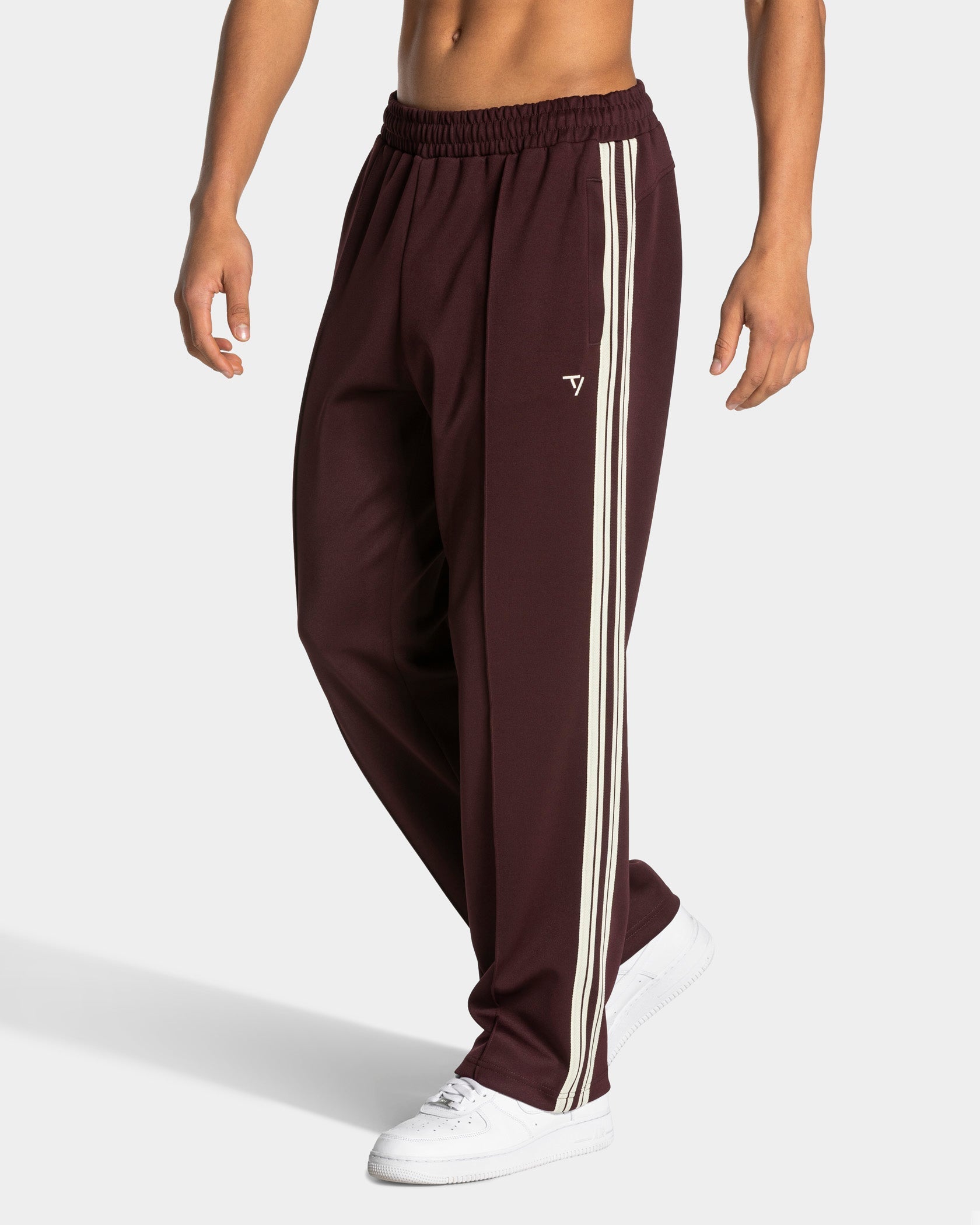 Club Straight Leg Jogger "Merlot"