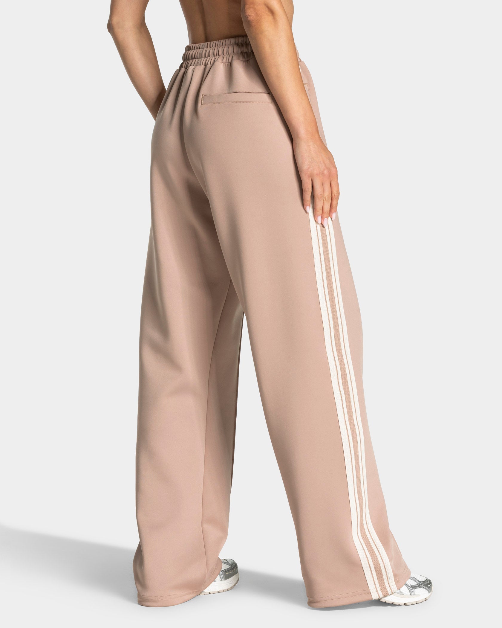 Club Straight Leg Jogger "Beige"