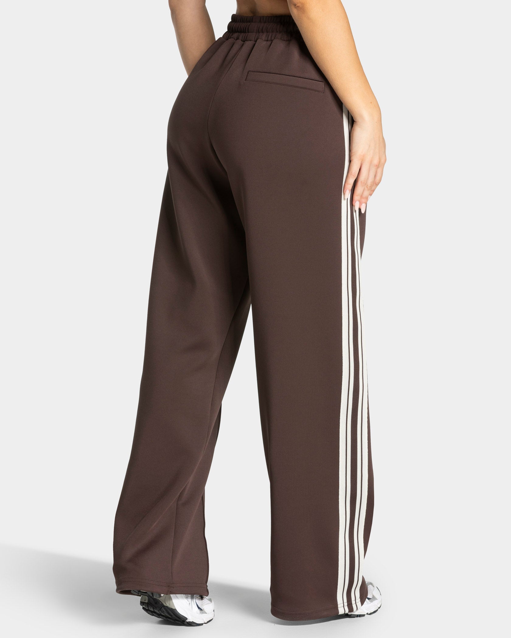 Club Straight Leg Jogger "Espresso"