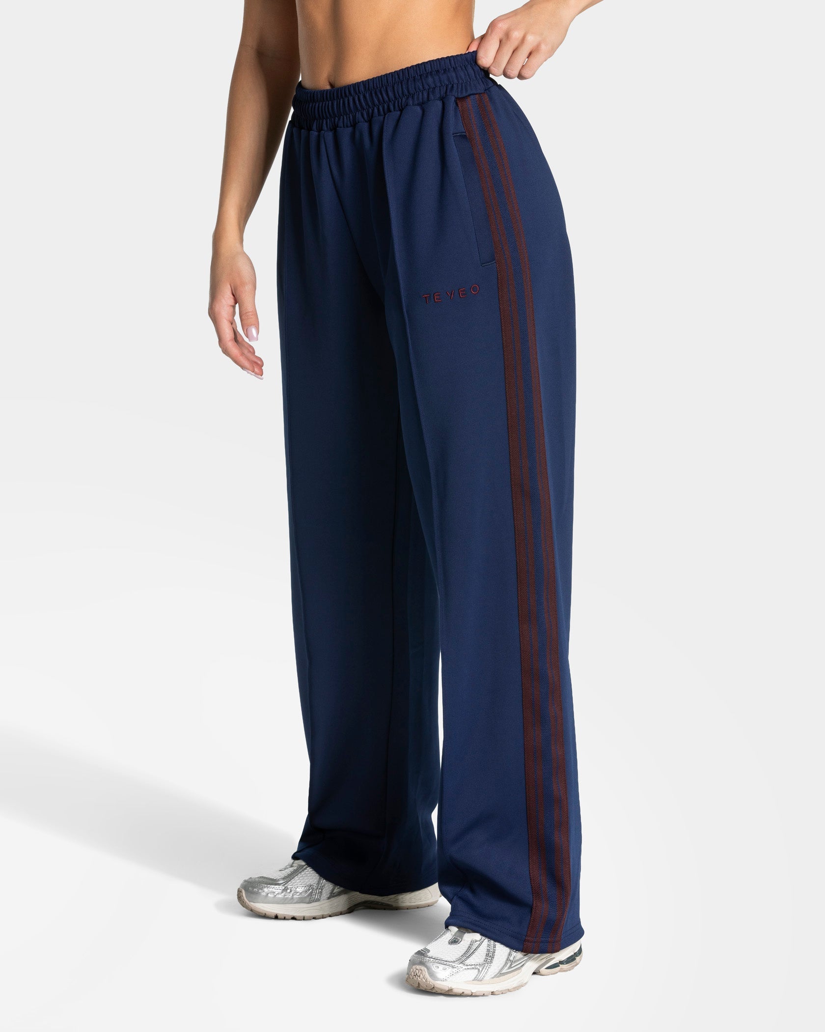 Club Straight Leg Jogger "Dunkelblau"