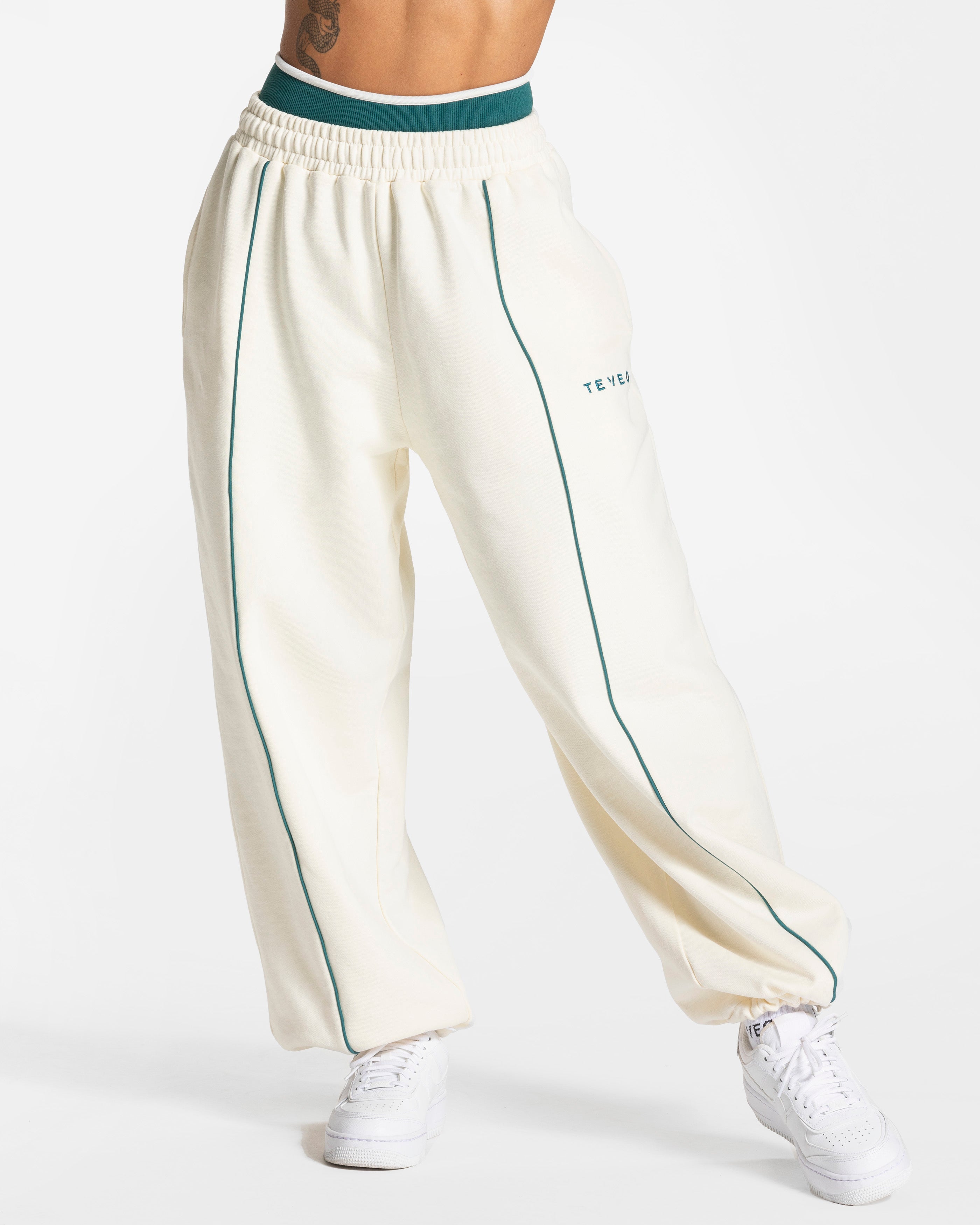 Contrastline Wide Leg Jogger "Off White"