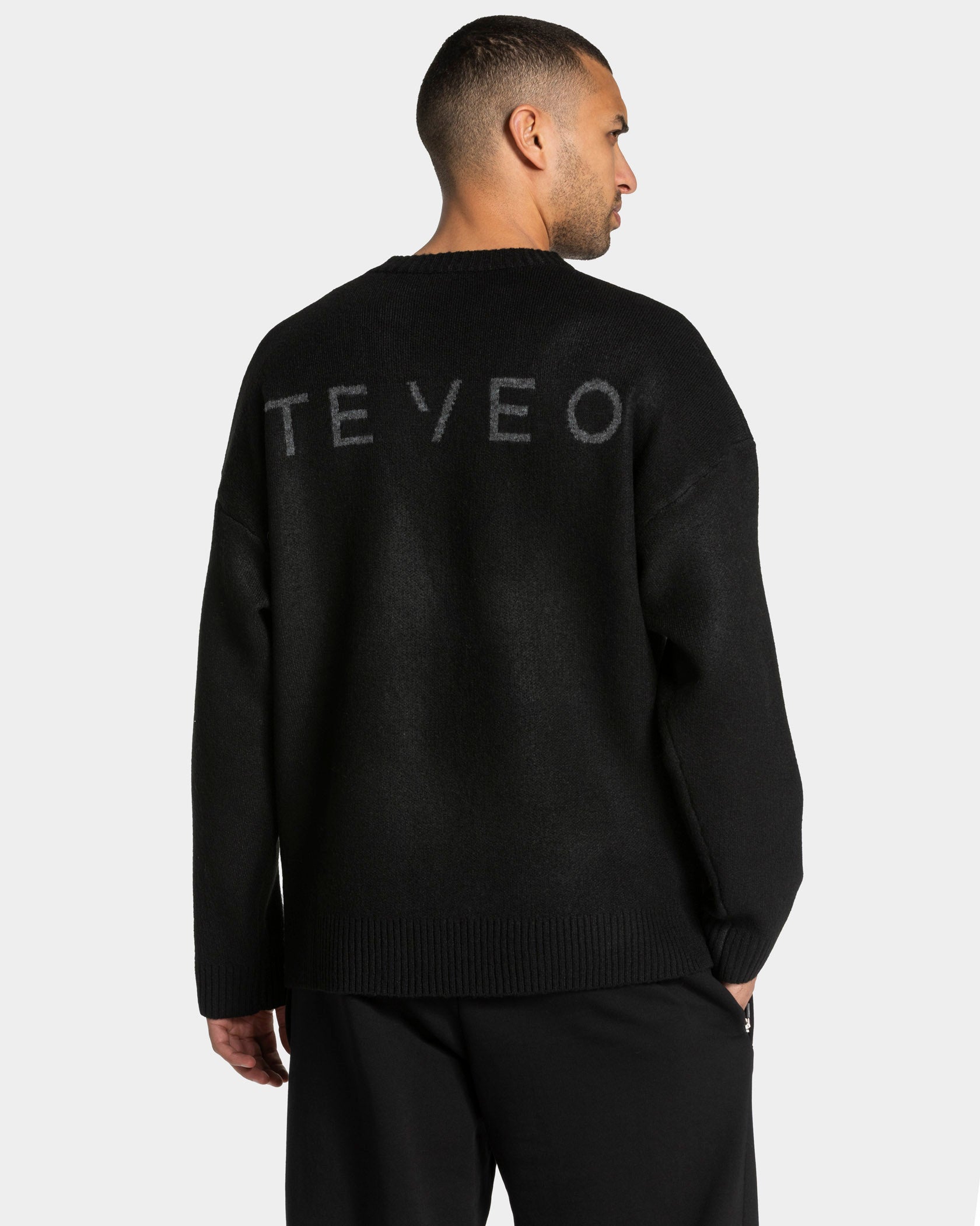 Knit Sweater "Schwarz"