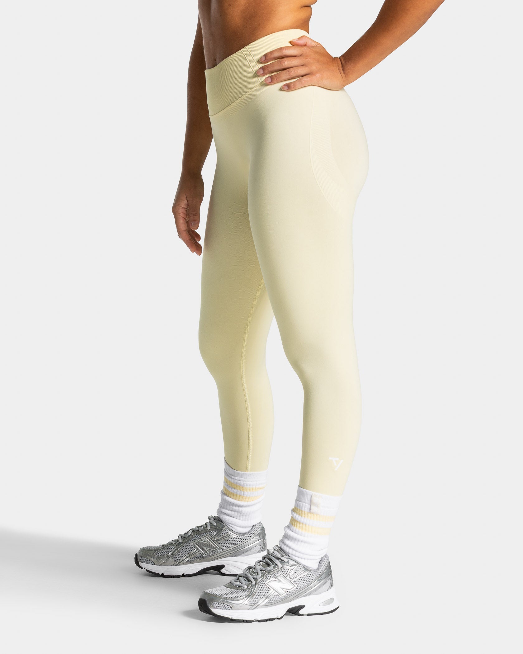 Lift Sculpt Scrunch Leggings "Butter Yellow"