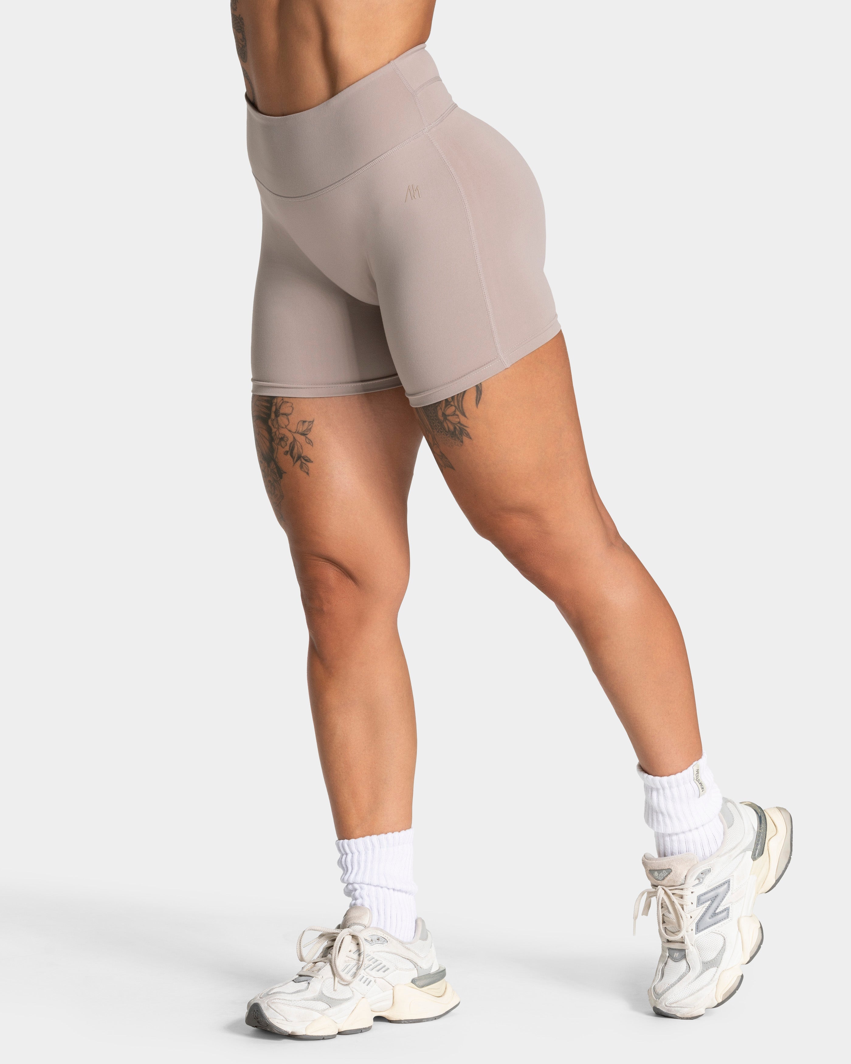 Luxmotion Sculpt Scrunch Shorts "Stone"