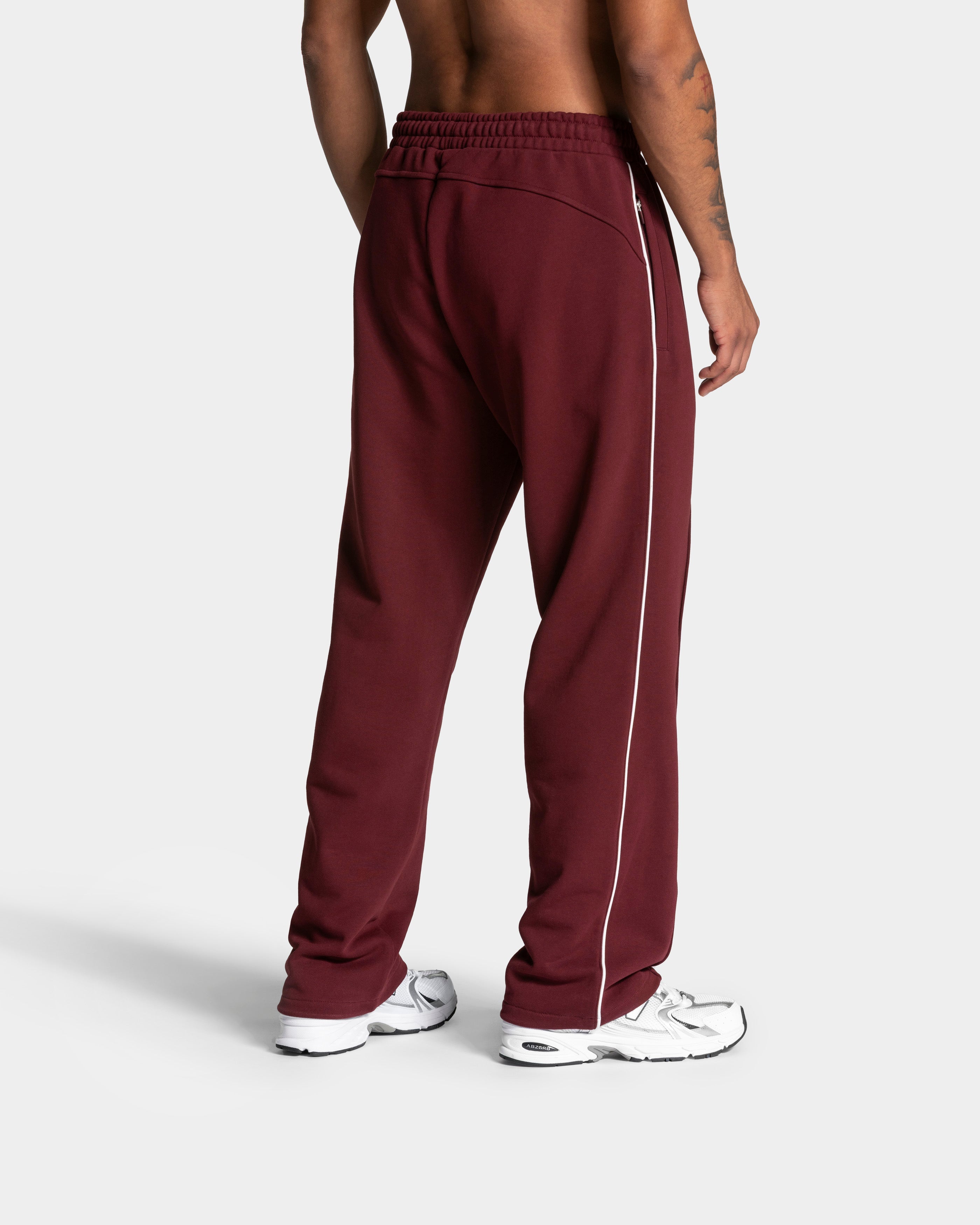 Contrastline Straight Leg Jogger "Weinrot"