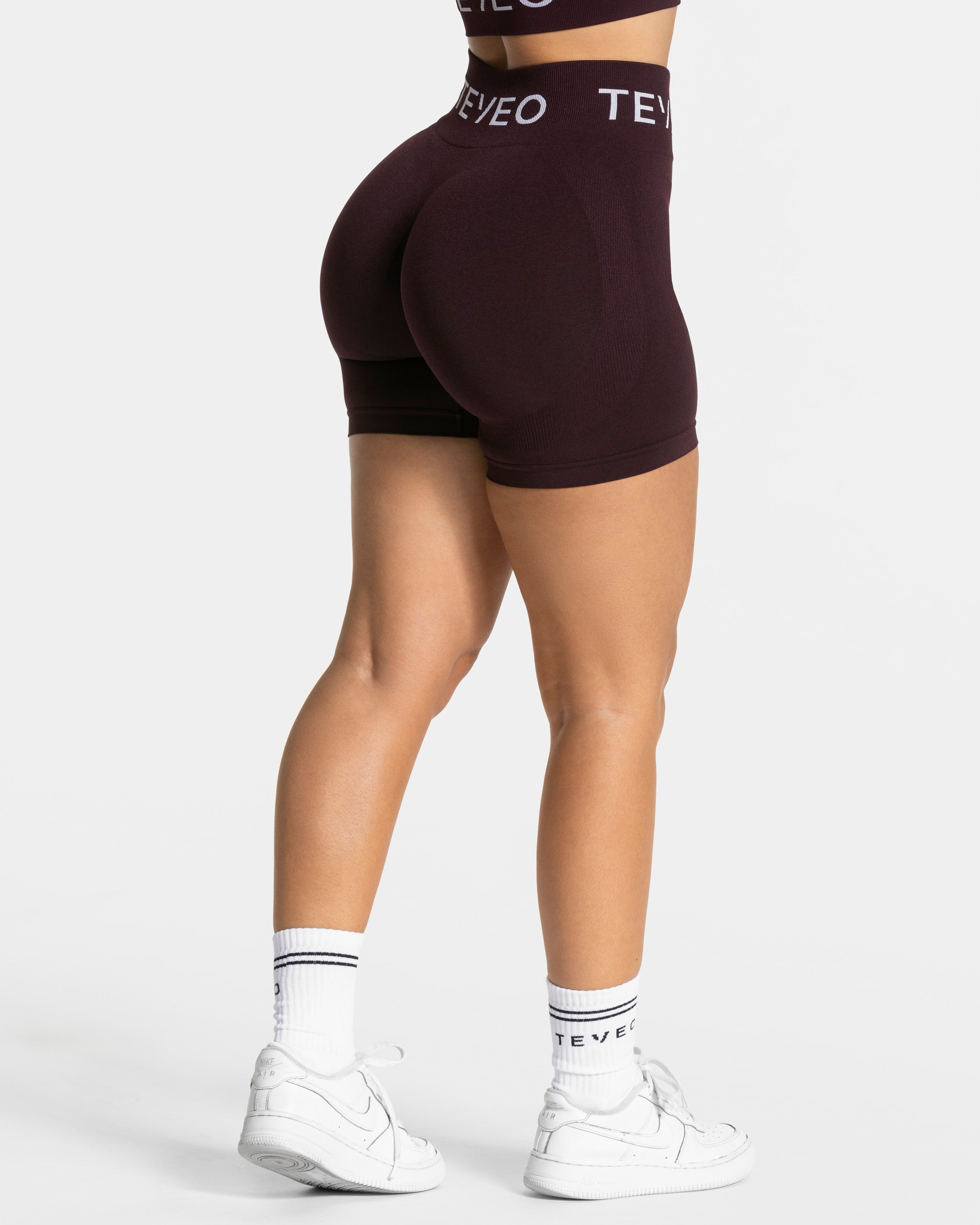 Signature Covert Scrunch Shorts "Merlot"