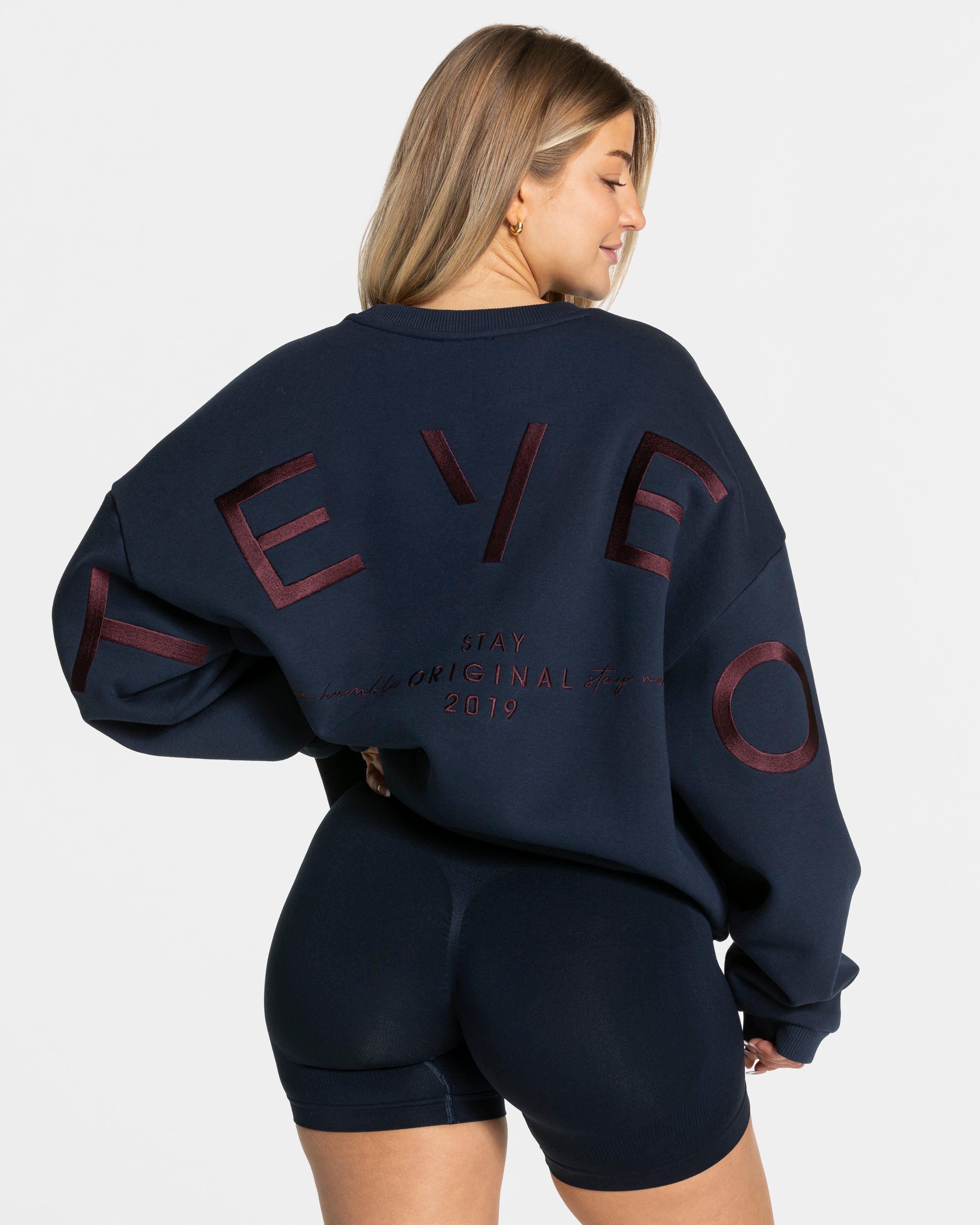 Signature Oversized Sweater "Midnight"