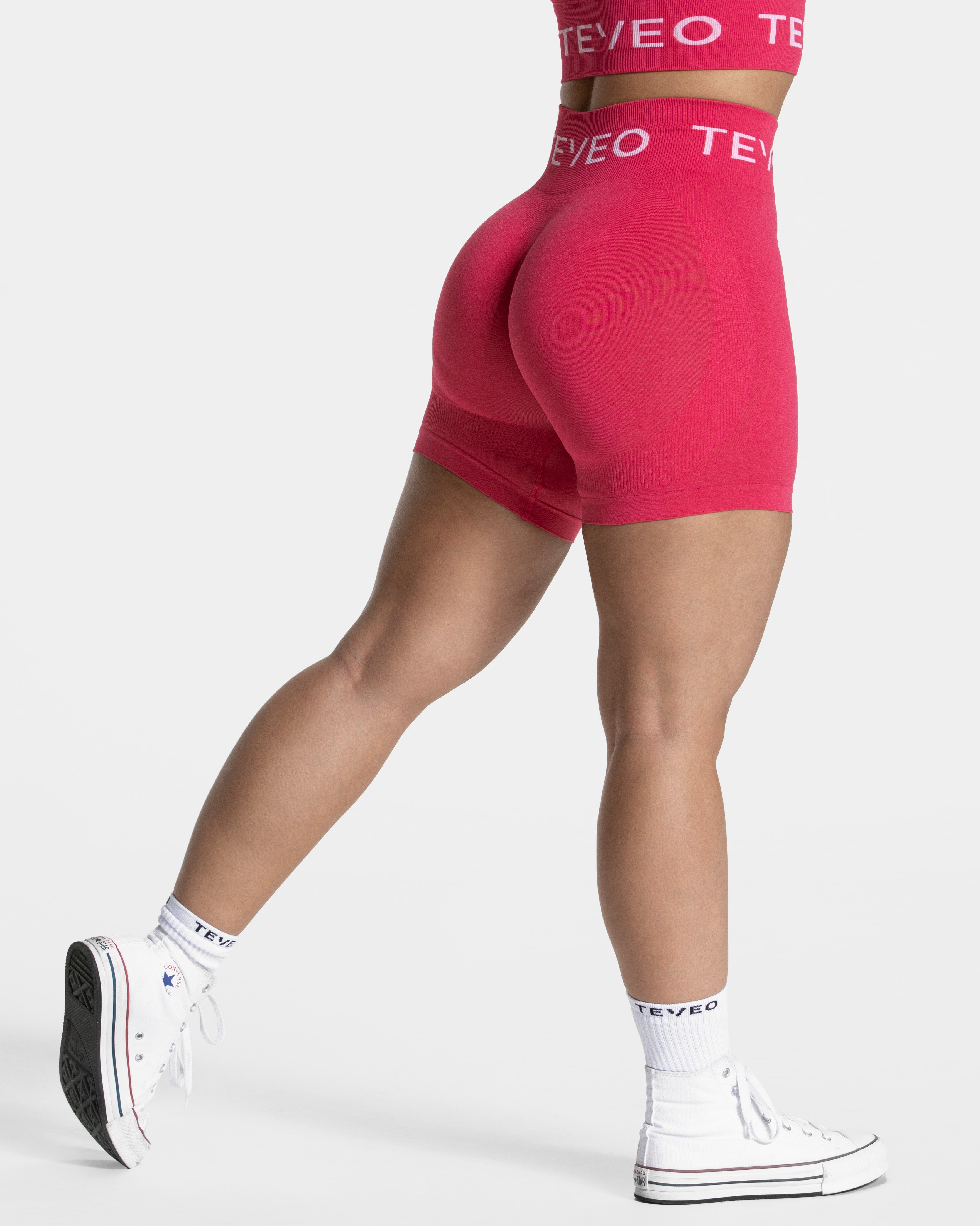 Signature Covert Scrunch Shorts "Berry"
