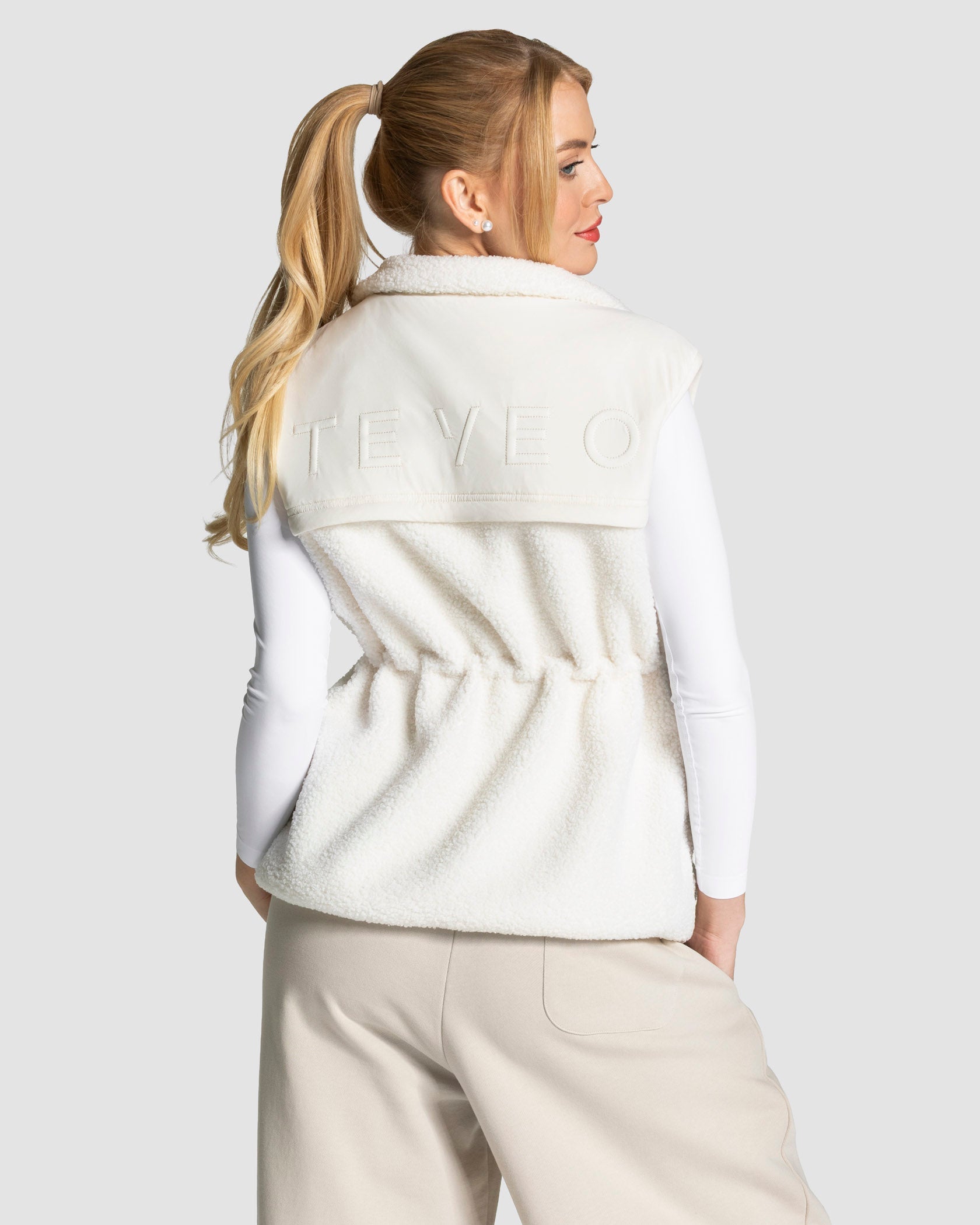 Studio Teddy Weste "Cream"