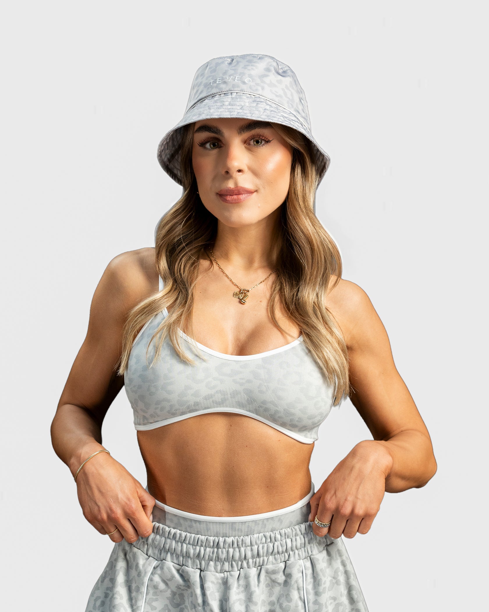 Contrastline Bucket Hat "Leo Hellgrau"