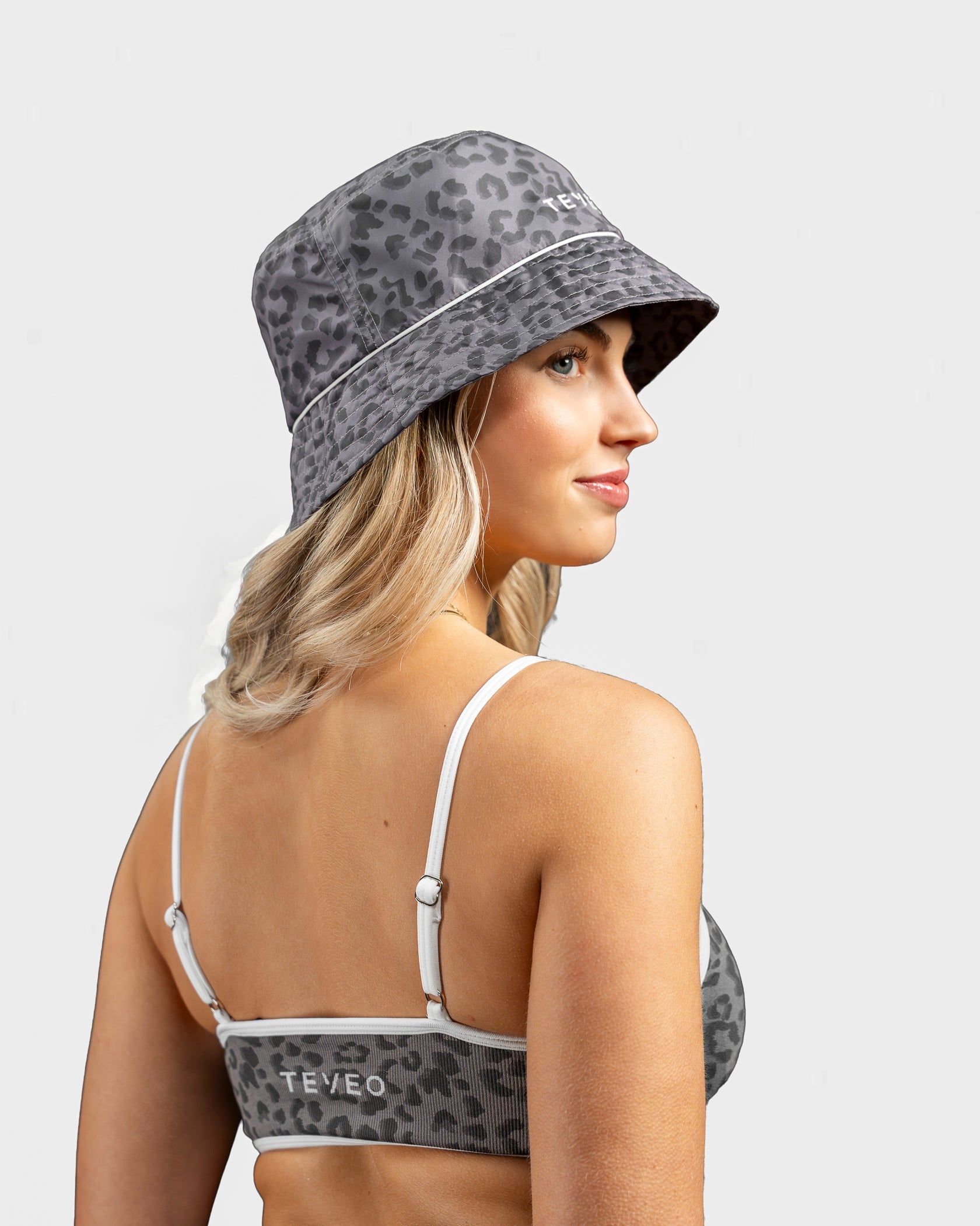 Contrastline Bucket Hat "Leo Graphit"