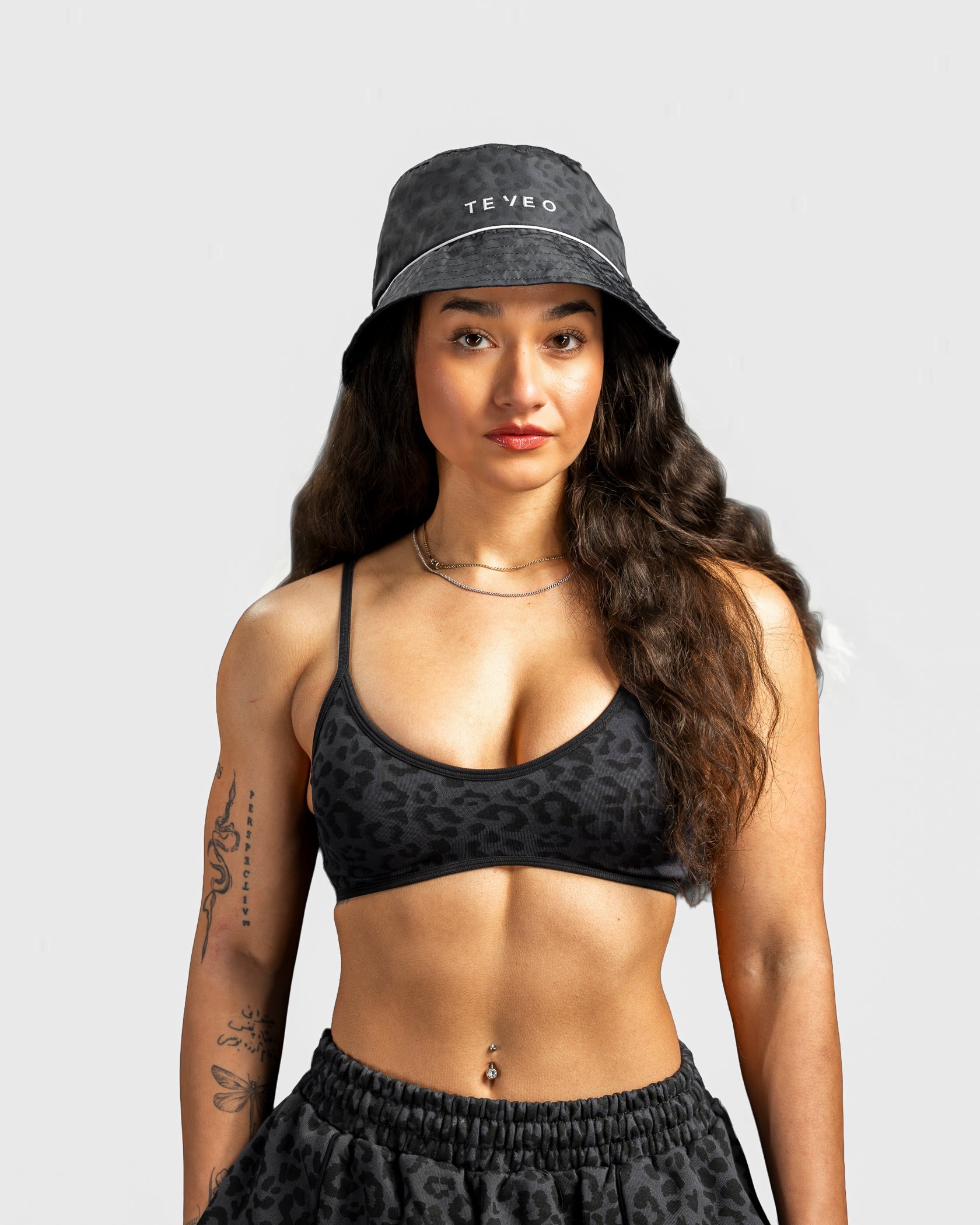 Contrastline Bucket Hat "Leo Schwarz"