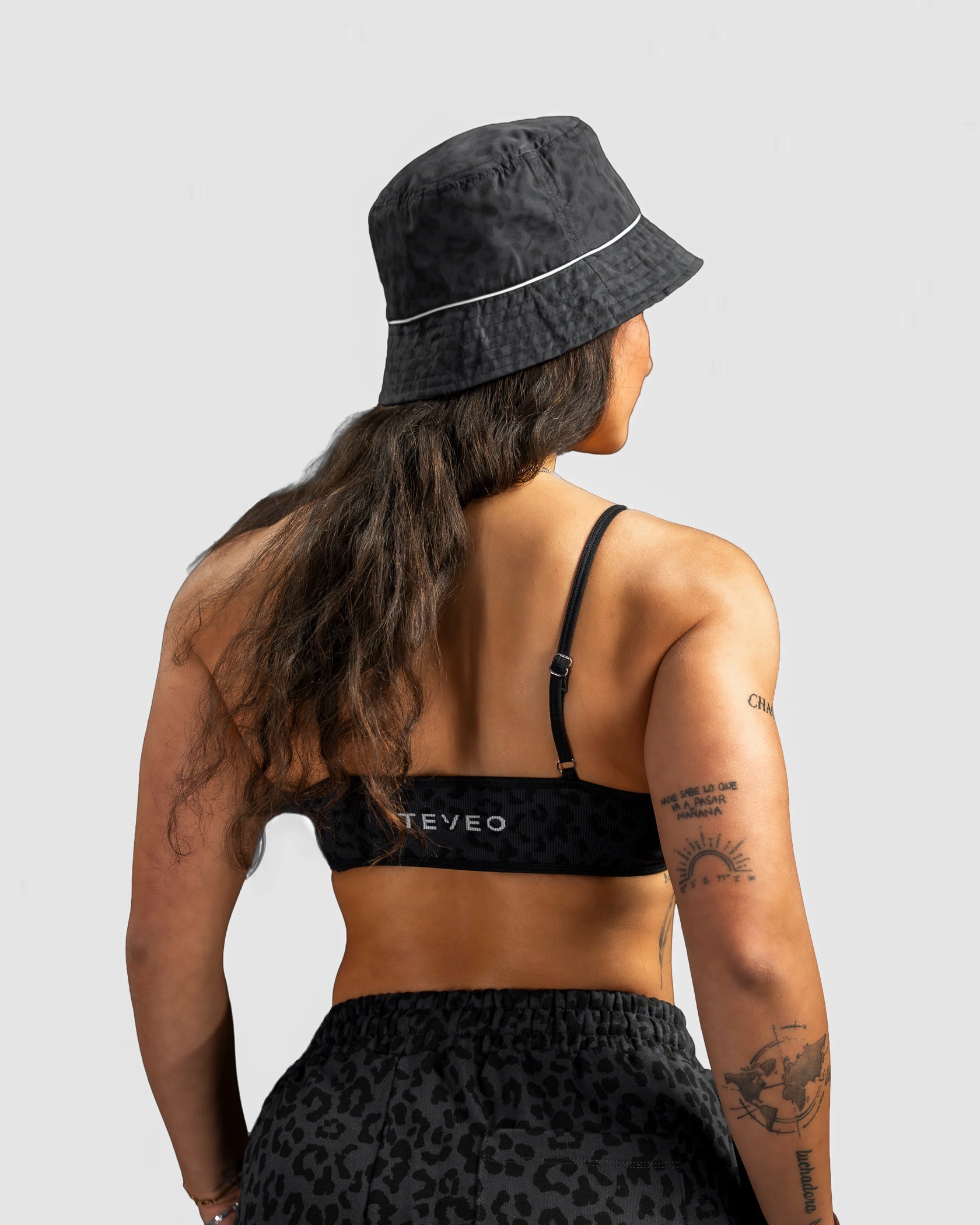 Contrastline Bucket Hat "Leo Schwarz"