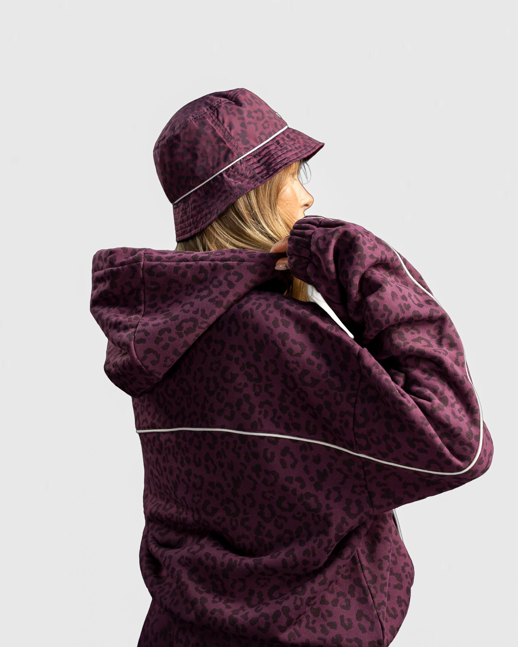 Contrastline Bucket Hat "Leo Merlot"