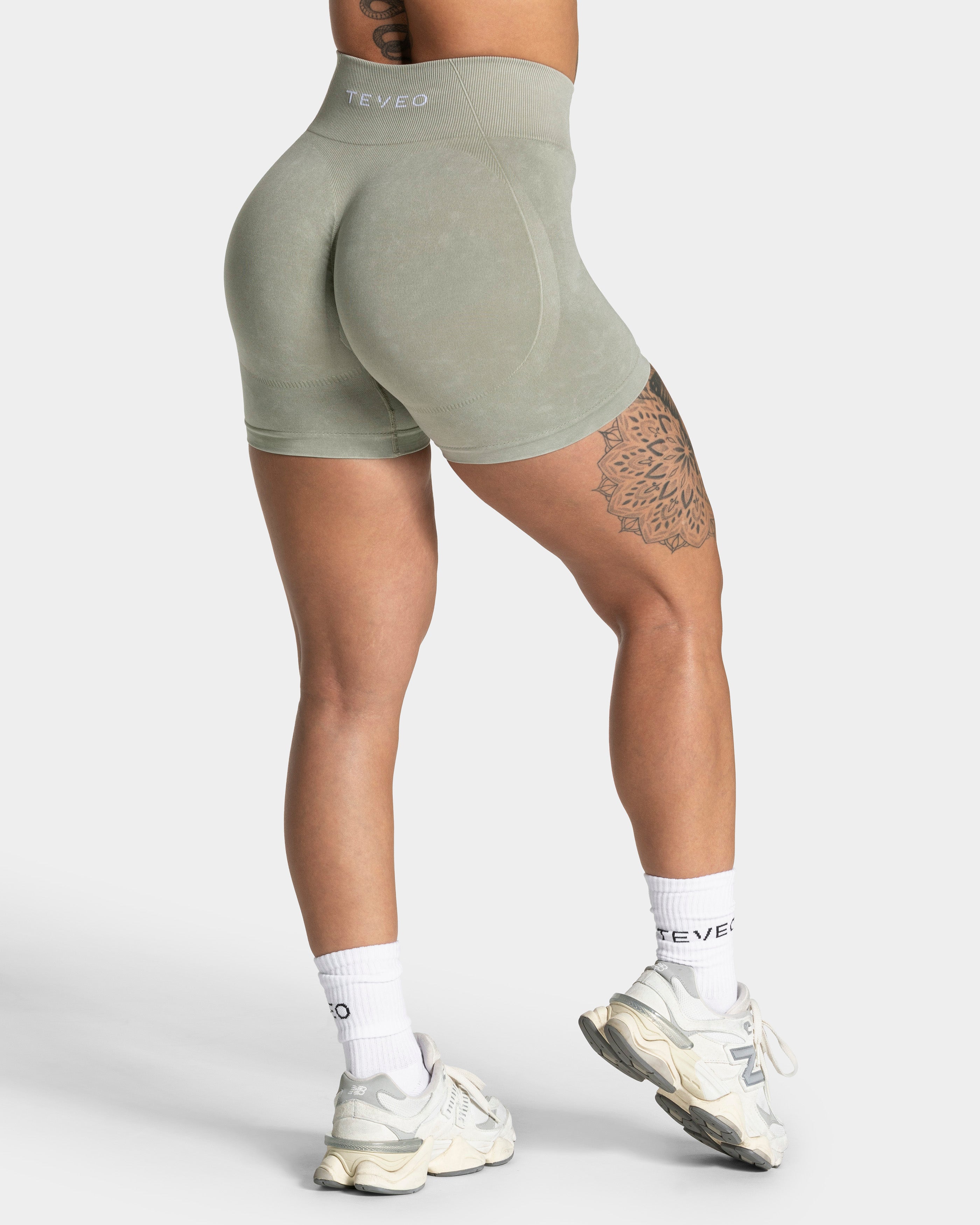 Acid Covert Scrunch Shorts  "Salbei"