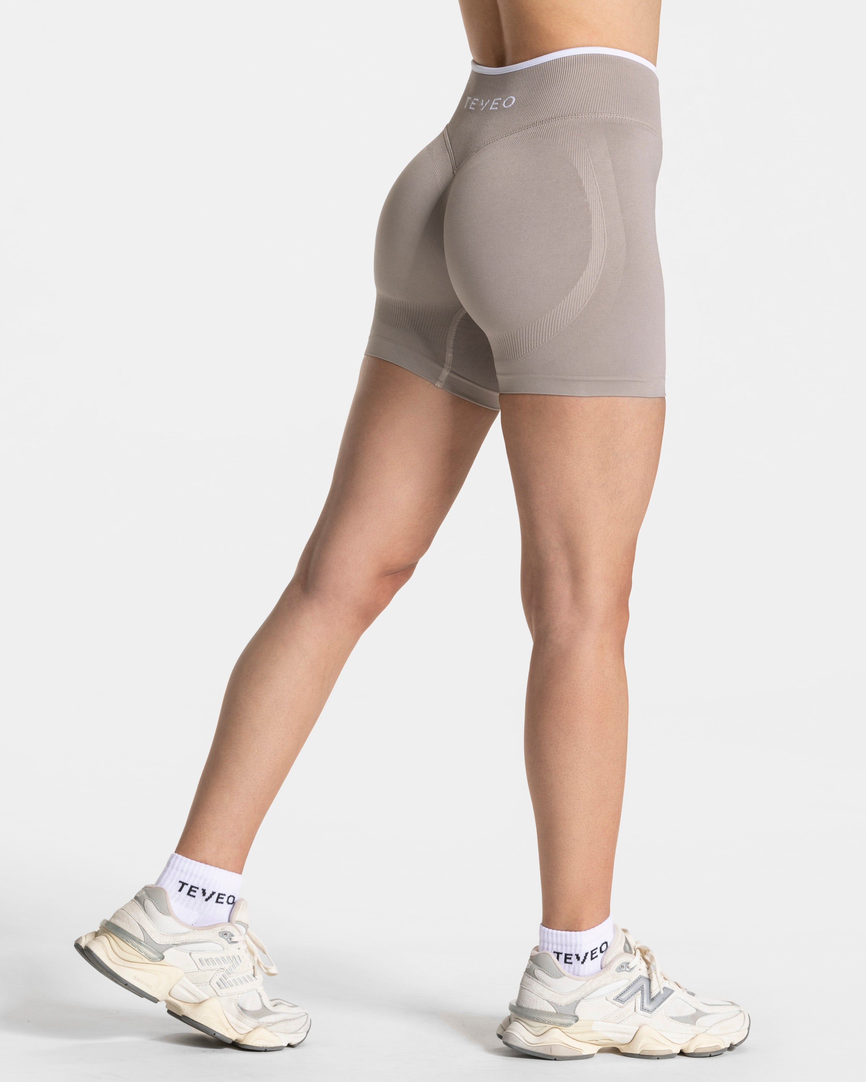 Contrastline Sculpt Scrunch Shorts "Stone"