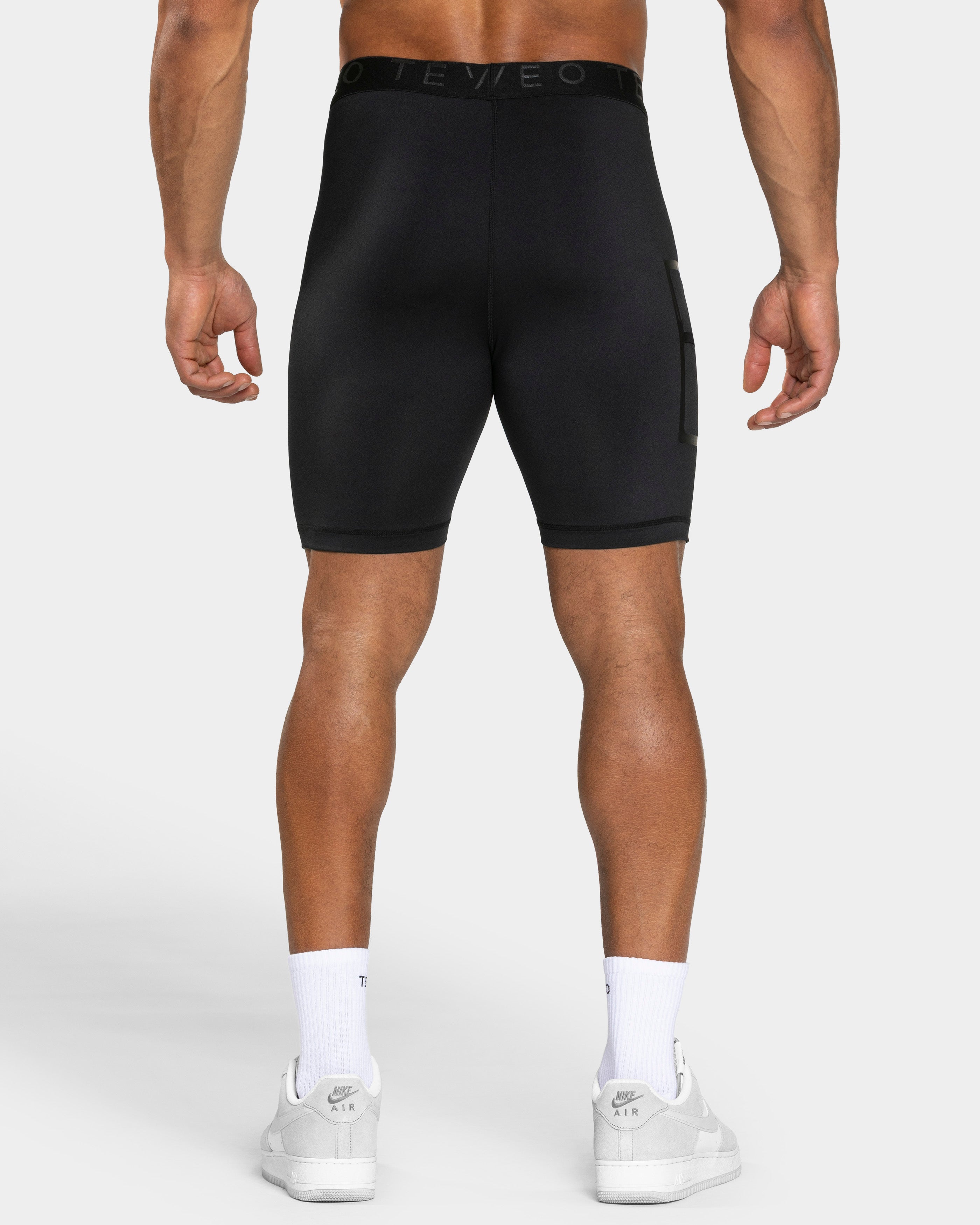 Pace Compression Half Tight "Schwarz"