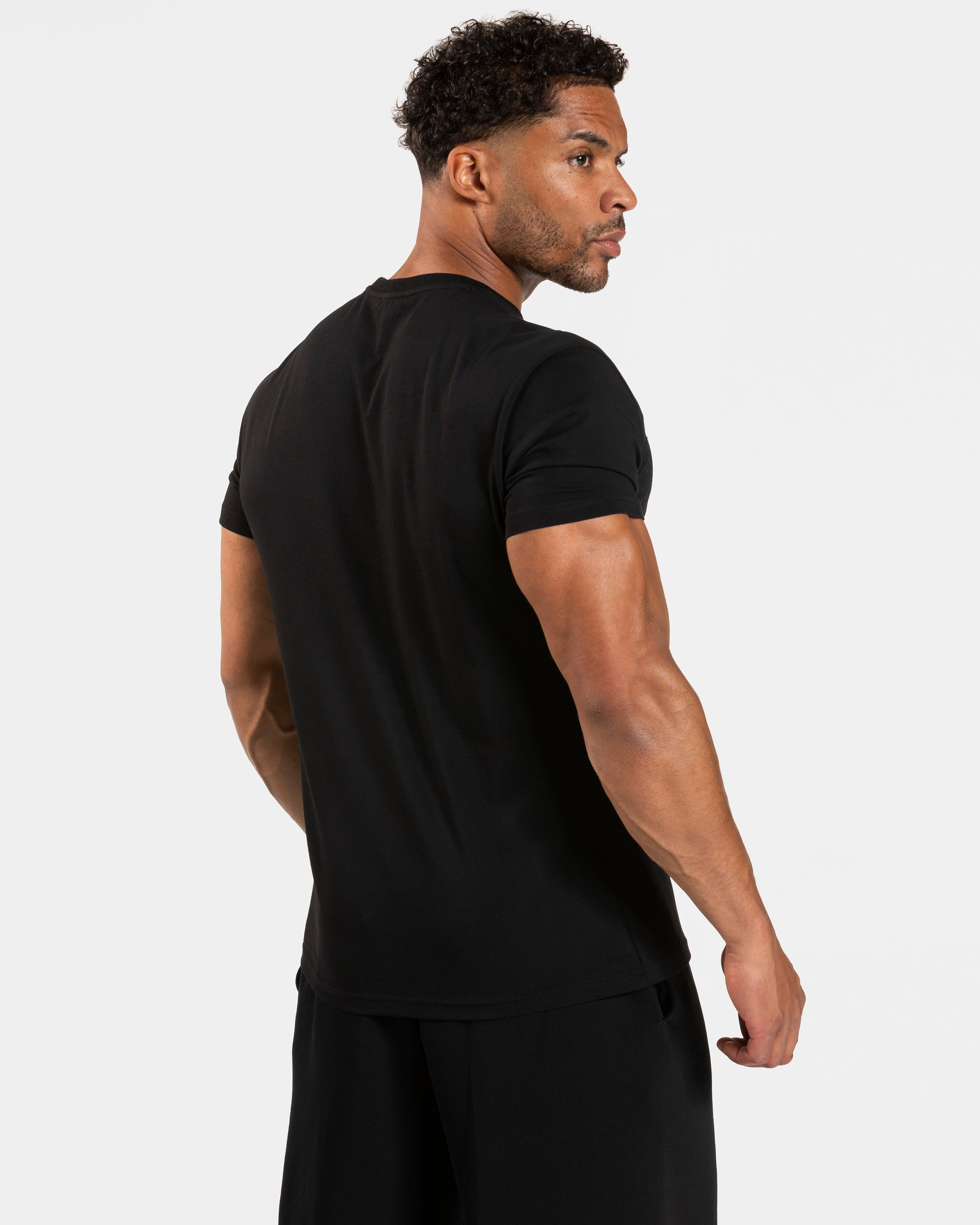 Timeless Pro Fitted T-Shirt "Schwarz"