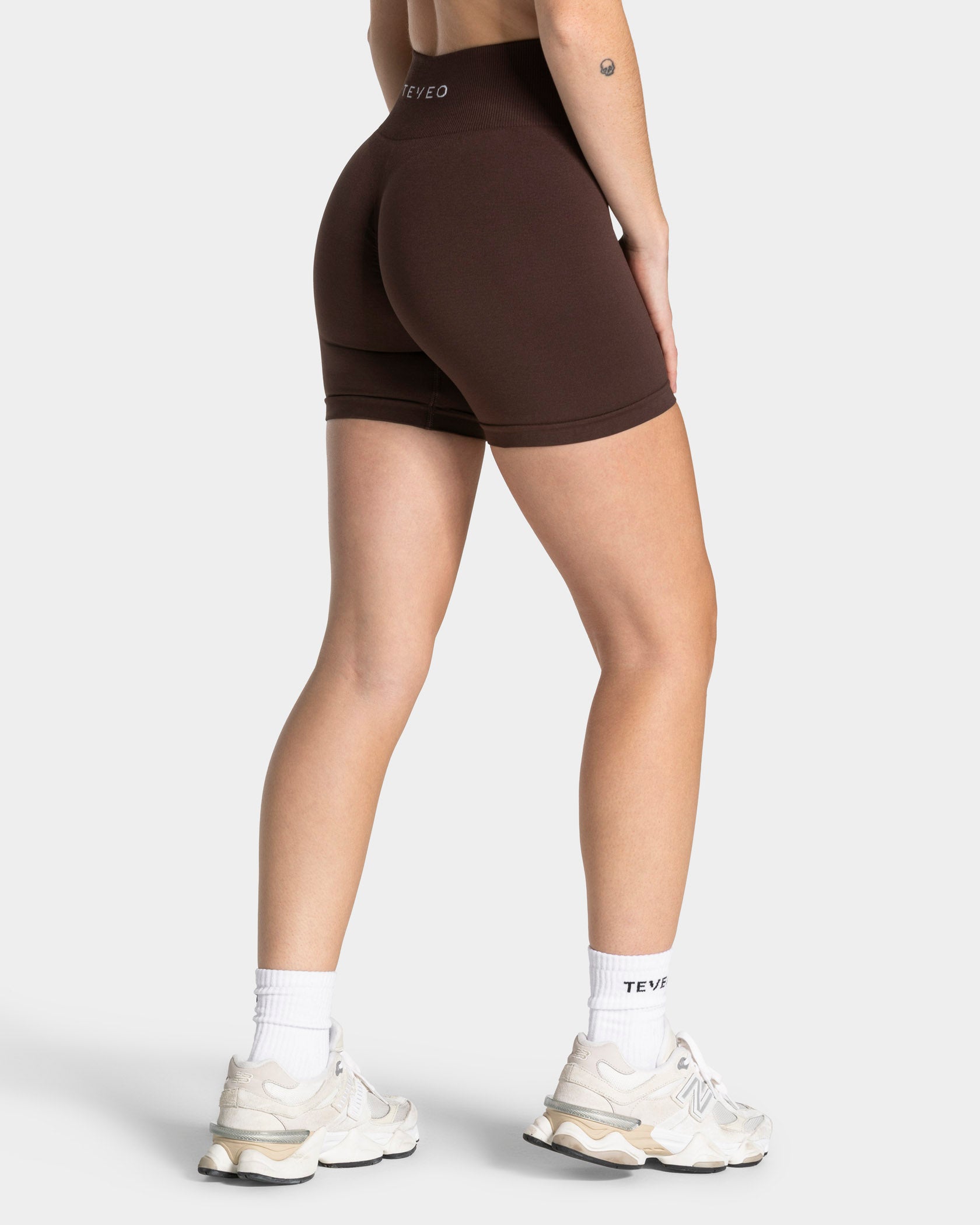 Timeless Pro Covert Scrunch Short "Espresso"